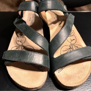 Josef seibel tonga 100% leather casual sandals